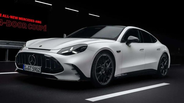 配资手机平台 梅赛德斯-AMG GT纯电四门跑车欧洲价格公布：15.47万-20.81万欧元